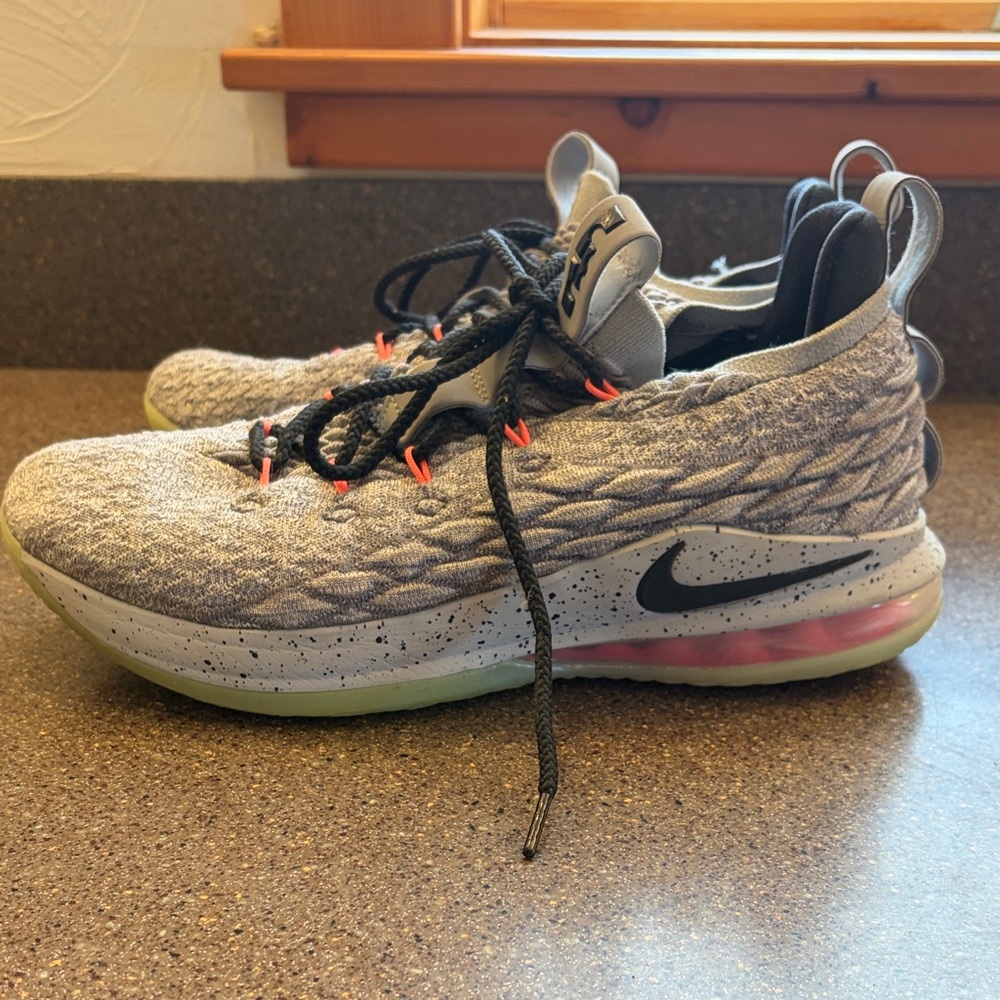 Nike Gray quilted Sneakers with Red Accents - Picture 3 of 11